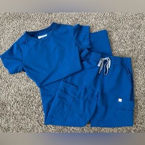 Uniform Advantage Resurge Woman’s Scrub Set In Royal Blue SIZE EXTRA SMALL